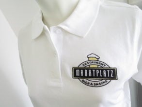 Ein anspruchsvolles Logo für Hemden, Blusen und Poloshirts des Service-Personals.