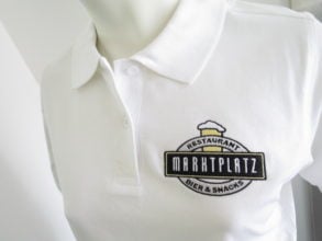 Ein anspruchsvolles Logo für Hemden, Blusen und Poloshirts des Service-Personals.