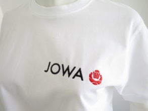 T-Shirts werden von uns bestickt oder bedruckt, ganz nach den Wünschen unserer Kundschaft veredelt. Wir verwenden aber mindestens Ware mit 170 g/m2 zum sticken.