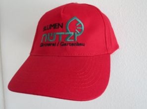 Bestickte Caps sind ein guter und wirkungsvoller Werbeträger für Firmen und Vereine.