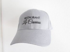 Das gestickte Baseball Cap als modernen Werbeträger.