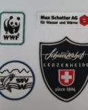 Gestickte Aufnäher für mannigfaltige Verwendung. Auf die Stickqualität legen wir grössten Wert.