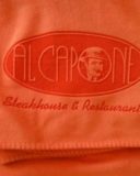 Das Firmenlogo kann bis zu 30 cm Grösse gelasert werden. Dazu eignen sich unsere Dreamland Kuscheldecken besonders.